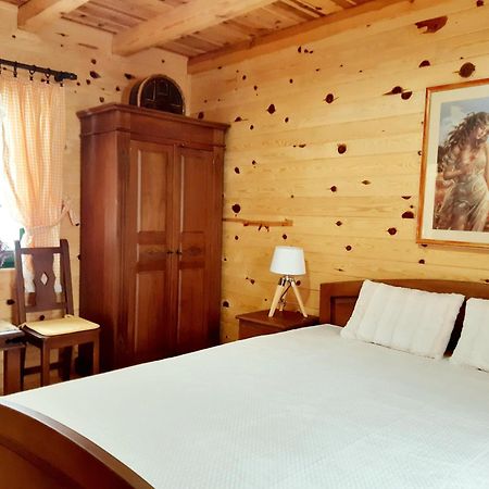 El Paso City, Zlatibor - Unique Wooden Cottages, Treehouse, Wild West Rooms, Accommodation 1-6 People Luaran gambar