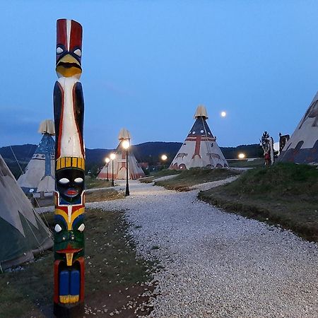 El Paso City, Zlatibor - Unique Wooden Cottages, Treehouse, Wild West Rooms, Accommodation 1-6 People Luaran gambar