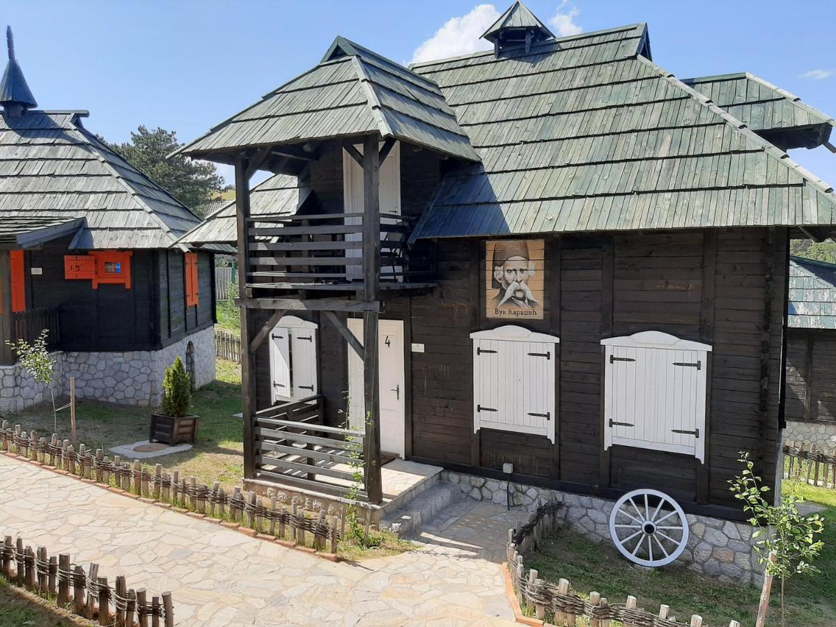 El Paso City, Zlatibor - Unique Wooden Cottages, Treehouse, Wild West Rooms, Accommodation 1-6 People Luaran gambar