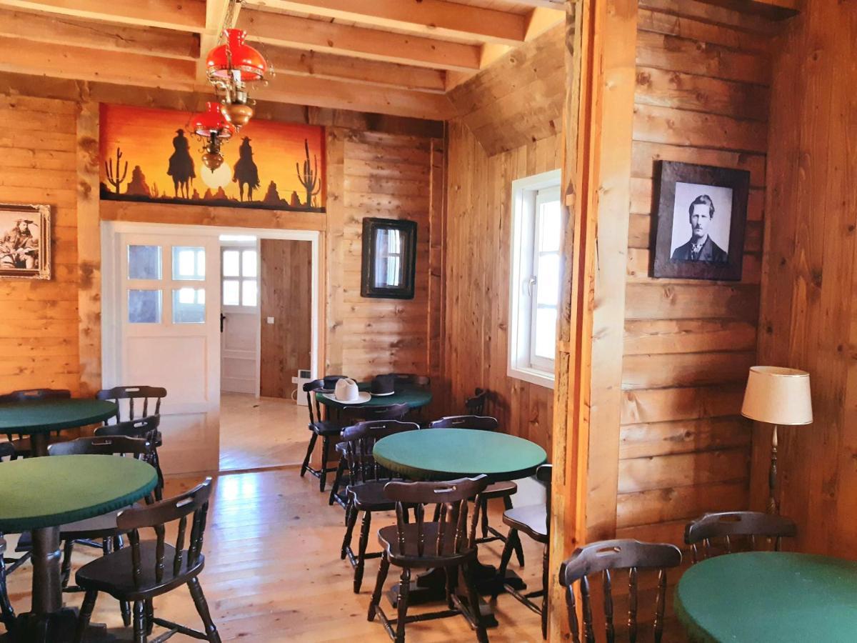 El Paso City, Zlatibor - Unique Wooden Cottages, Treehouse, Wild West Rooms, Accommodation 1-6 People Luaran gambar