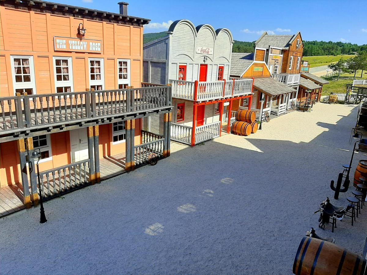 El Paso City, Zlatibor - Unique Wooden Cottages, Treehouse, Wild West Rooms, Accommodation 1-6 People Luaran gambar