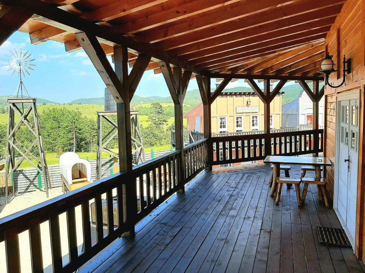 El Paso City, Zlatibor - Unique Wooden Cottages, Treehouse, Wild West Rooms, Accommodation 1-6 People Luaran gambar