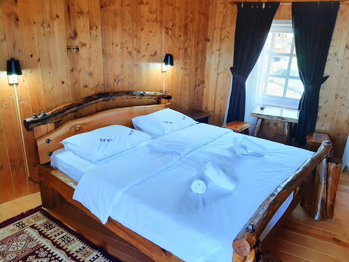 El Paso City, Zlatibor - Unique Wooden Cottages, Treehouse, Wild West Rooms, Accommodation 1-6 People Luaran gambar