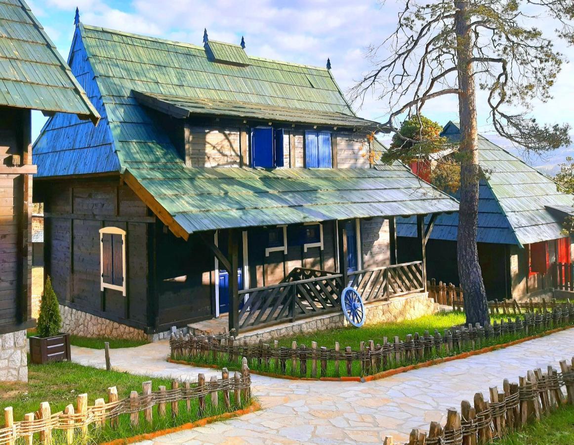 El Paso City, Zlatibor - Unique Wooden Cottages, Treehouse, Wild West Rooms, Accommodation 1-6 People Luaran gambar