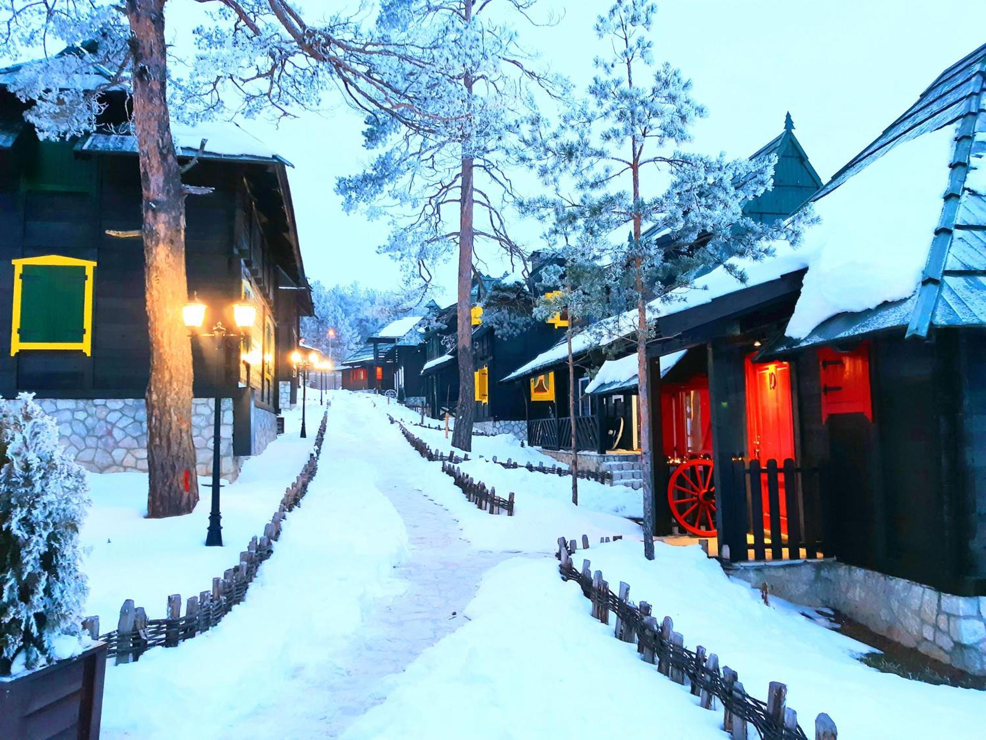 El Paso City, Zlatibor - Unique Wooden Cottages, Treehouse, Wild West Rooms, Accommodation 1-6 People Luaran gambar
