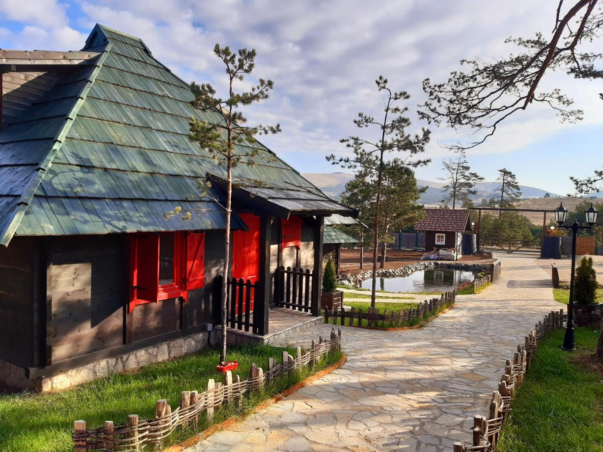 El Paso City, Zlatibor - Unique Wooden Cottages, Treehouse, Wild West Rooms, Accommodation 1-6 People Luaran gambar